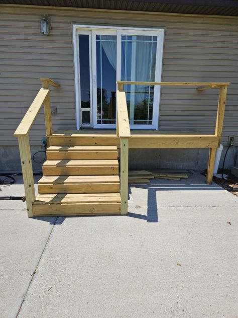 Outdoor Stoop Ideas, Cement Patio Steps Ideas, Deck Steps To Patio, Back Steps To Patio, Back Stairs Outdoor, Porch Steps With Landing, Outdoor Stairs Ideas, Back Door Steps, Back Porch Steps