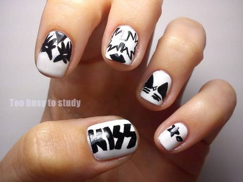 kiss Kiss Band Nails, Banda Kiss, Rock Nails, Bed Of Nails, Kiss Me Love, Band Nails, Kiss Art, Kiss Nails, Punk Nails