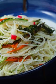 Somen Salad Dressing Recipe, Somen Salad, Japanese Salad Recipes, Japanese Salad, Noodle Salad Cold, Seafood Salad Pasta, Asian Noodle Dishes, Asian Noodle, Fresh Salad Recipes