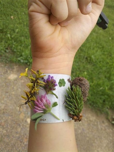 Duct tape nature - might be good when several little girls on trip. Girl Scout Levels, Reggio Children, Scavenger Hunt List, Homeschool Nature Study, Nature Hunt, Girl Scout Camping, Duct Tape Crafts, Fairy Garden Party, Pretty Crafts