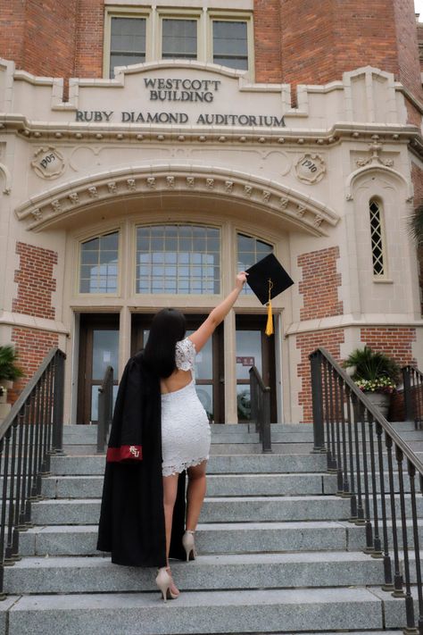 dress, cap, gown, fountain, fsu, college, graduation Fsu Graduation Pictures, Fsu Graduation, Sorority Graduation, Grad Hats, College Grad Pictures, Grad Picture Ideas, College Grad Photos, Graduation Shoot, Grad Pictures