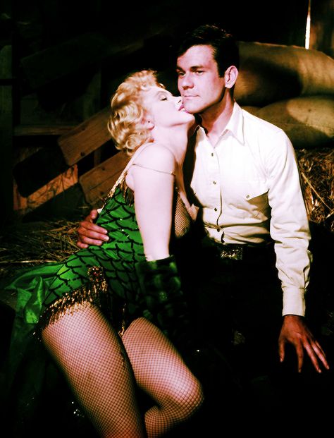 Marilyn with Don Murray, "Bus Stop" ~ 1956 Marilyn Monroe Old, Don Murray, Milton Greene, Old Hollywood Actresses, Hollywood Studio, Actor Studio, Gentlemen Prefer Blondes, Joe Dimaggio, Ordinary Girls