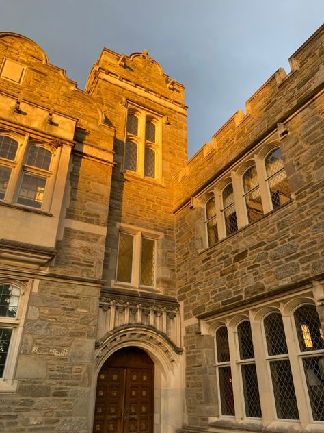 Bryn Mawr College Aesthetic, Nevermore Aesthetic, Ivy College, Romanticizing College, Fantasy Country, Romanticise Life, Bryn Mawr College, Harvard Yale, College Vibes