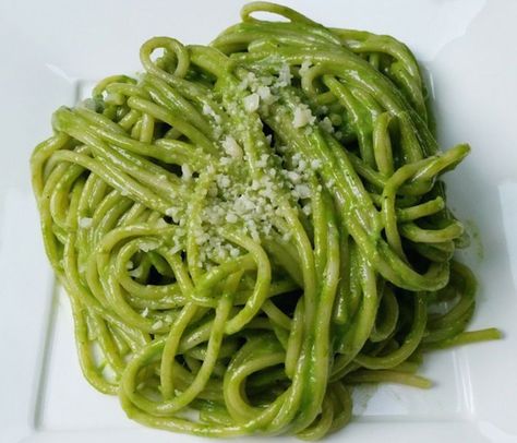 Spaghetti Verde, Peruvian Dishes, Cooking Pasta, Latin American Recipes, Verde Recipe, Peruvian Cuisine, Basil Oil, Fat Loss Foods, Peruvian Recipes