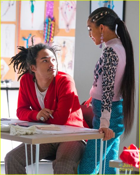 Luca Grown Ish Style, Luca Hall Grown Ish, Luca And Zoey, Zoey Johnson Grownish Outfits, Grown Ish Outfits Zoey, Yara Shahidi Hairstyles Grown Ish, Grownish Zoey Hairstyles, Grown Ish Hairstyles, Luca Grown Ish