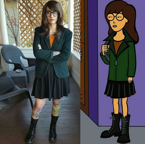 Daria cosplay Daria Costume Halloween, Daria Morgendorffer Costume, Daria Halloween Costume, Simple Costume Ideas Last Minute, 90s Character Costumes, Halloween Costumes With Glasses, Daria Outfit, Daria Costume, Daria Cosplay