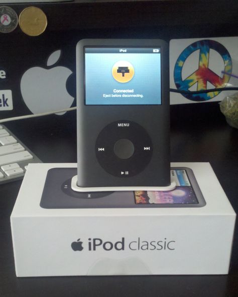 DIY iPod Classic Dock 2/4 Black Friday Funny, Programming Humor, Ipod Dock, Friday Quotes Funny, Ipod Classic, Retro Gadgets, Toy Storage Organization, Thanksgiving Sale, Apple Computer