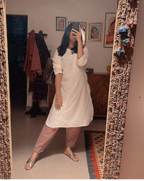 Ajio Kurta, Ig Questions, Kurti Aesthetic, Bangalore Days, Salwar Kurti, Cotton Suit Designs, Simple Dress Casual, Trendy Outfits Indian, Modest Casual Outfits