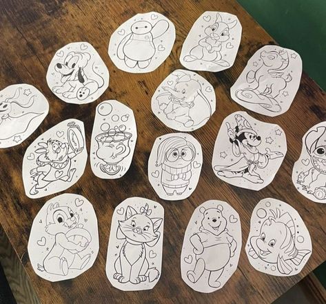 Disney Sketch Tattoo Sleeve, Disney Half Sleeve Tattoo, Disney Sketch Tattoo, Disney Small Tattoo Ideas, Disney Character Tattoos, Disney Flashsheets Tattoo, Disney Tattoo Flash, Small Disney Tattoo Ideas, Dark Disney Tattoos