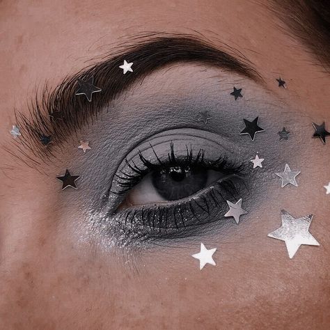 Star Costume, Witch Makeup, Catty Noir, Star Makeup, Ethereal Makeup, Makeup Eye Looks, Dark Makeup, Festival Makeup, Eye Makeup Art