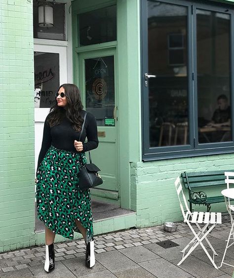 Why Mid-Size Fashion Is One of Instagram's Fastest Growing Trends Mid Size Work Outfits, Mid Size Womens Fashion, Mid Size Fashion For Women, Fashion Midsize, Mid Size Outfits, Xl Mode, Moda Curvy, Mid Size Fashion, Haine Diy