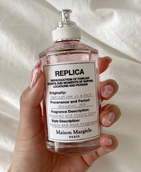 Replica Springtime In The Park, Replica Perfume, Perfume Aesthetic, Maison Margiela Replica, Summer Perfume, Perfume Display, Margiela Replica, Perfume Collection Fragrance, Notes Style