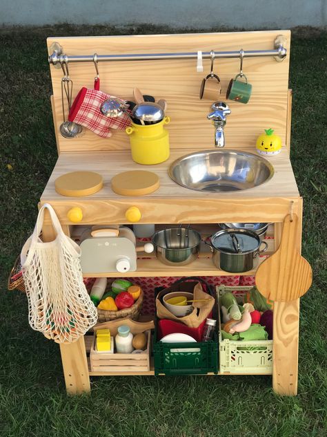 DIY PLAY KITCHEN Kid Kitchen Diy, Diy Kid Kitchen, Baby Kitchen Set, Diy Kids Kitchen, Mud Kitchens, Play Wood, Transportation Crafts, Play Kitchen Accessories, Wooden Play Kitchen