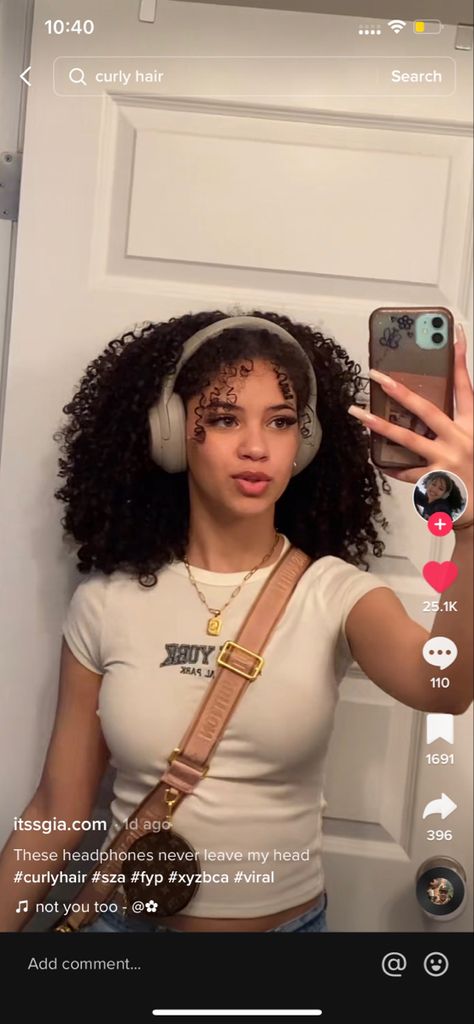 Headphones Curly Hair Aesthetic, Earmuffs Curly Hair, Curly Hair With Headphones, Curly Hair Outfits Black Women, Hairstyles With Headphones, Headphone Hairstyles, Headband Hairstyles Curly Hair, 4a Hairstyles, Hair Shape