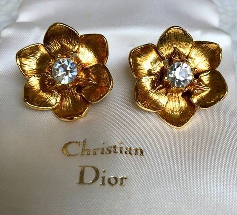 Dior Gold House Of Dior, Mcu Dr, Dior Boutique, Dior Gold, Dior Earrings, Soiree Dress, Vintage Designer Jewelry, Vintage Christian Dior, Gold Jewelry Sets