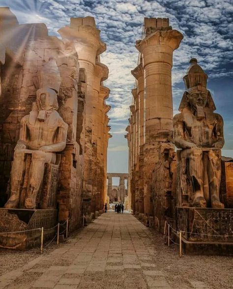 Temple Of Luxor, Egyptian Warrior, Silent Witness, Egypt Design, Egyptian Civilization, Luxor Temple, Ancient Egypt Art, Old Egypt, Rays Of The Sun