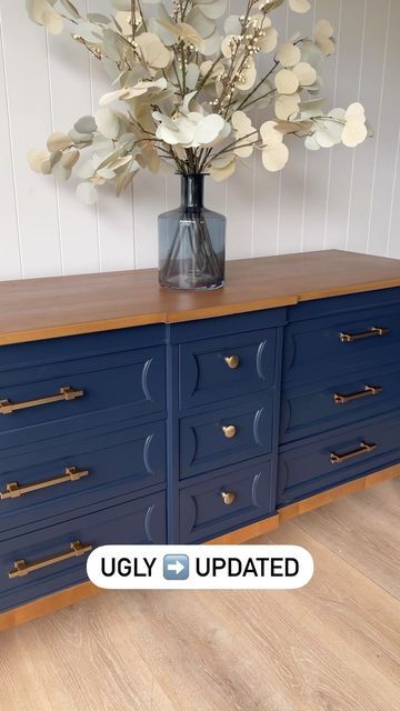 Midnight Blue Furniture, Dark Blue Furniture, Bedroom Nightstand Ideas, Post Bed Frame, Navy Blue Furniture, Glamour Interiors, Nightstand Ideas, Navy Blue Design, Sleeping Quarters