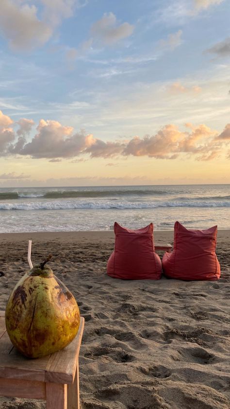 Bali Canggu Beach Indonesia Aestetic Coconut Sunset Sky The Lawn Canggu, Bali Story Instagram, Balinese Aesthetic, Bali Beach Aesthetic, Bali Summer, Bali Aesthetic, Bali Coconut, Bali Life, Canggu Beach