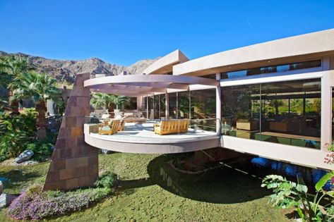 Modern Desert Mansion, Desert Mansion, Mansion Homes, Modern Desert, Mega Mansions, California Living, Mid Century Architecture, Modern Mansion, 아파트 인테리어