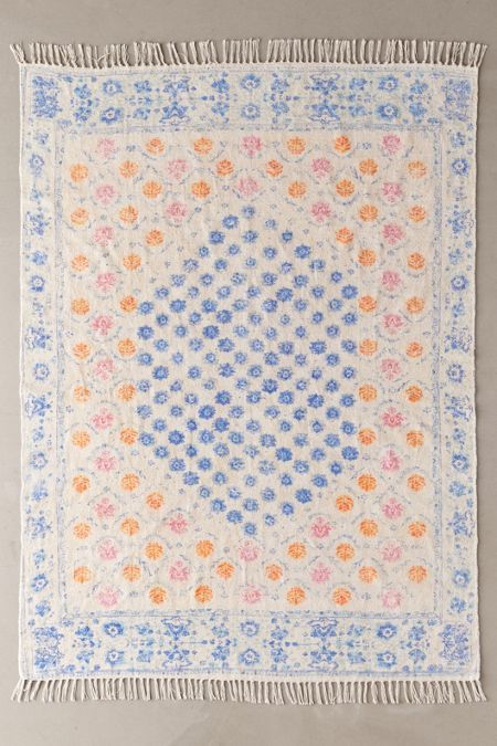 Dorm Rugs, College Bedroom, College House, Dorm Room Inspiration, College Room, Chenille Rug, Preppy Room, College Dorm Rooms, Classic Rugs