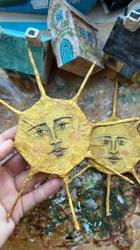 Paper Mache Sun, Sun Paper, Paper Mache Projects, Beautiful Stars, Paper Mache Sculpture, Paper Mache Art, Paper Mache Crafts, Cardboard Art, Paper Stars