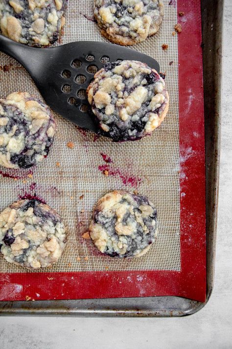 Vegan Blueberry Cookies, Strawberry Recipes Vegan, Vegan Blueberry Recipes, Fresh Blueberry Muffins, Fruit Deserts, Blueberry Cookies Recipes, Blueberry Recipe, Dairy Free Cake Recipe, Best Blueberry Muffins