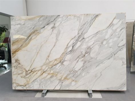 Calacatta Borghini Marble, Feminine Kitchen, Borghini Marble, Calacatta Borghini, Calcutta Gold Marble, Kitchen Quartz, Calcutta Gold, Kitchen Design Software, Calcutta Marble