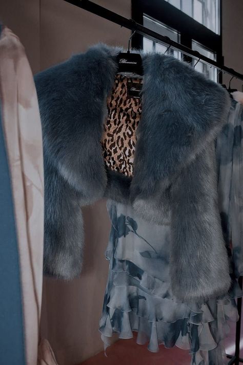 Collar Aesthetic, Fur Collar, Fur Collars, Fur Coat, Collar