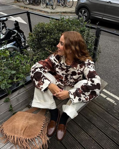 Instagram Cowhide Outfit, Cow Print Outfit Ideas, Cow Print Outfit, Inspo Fits, Cowhide Print, Ideas Outfit, A Cow, Autumn Style, Autumn Outfit