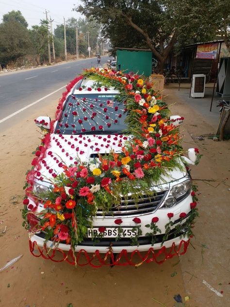 Car Decorations Flowers, Car Flower Decoration, Car Decorations For Wedding, Car Decoration Flower, Status Logo, Sherwani Design, Wedding Night Room Decorations, Small Wedding Decor, Wedding Car Decorations