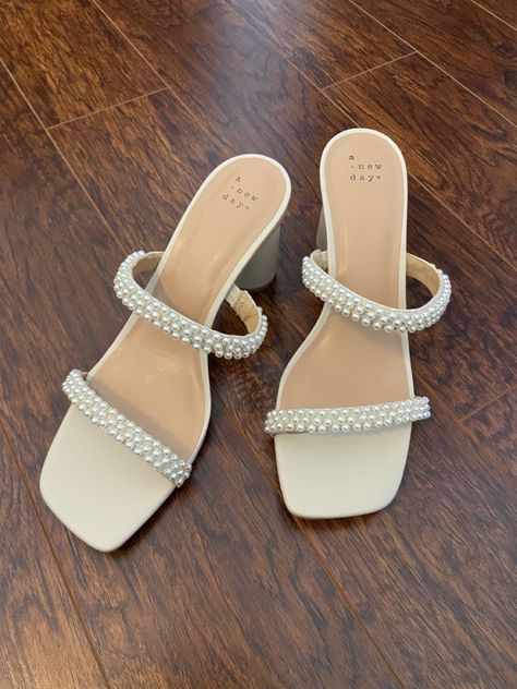 Grad heels, prom heels, pearls, white heels, dressy shoes, summer, spring, cute, aesthetic, girly shoes, coquette, clean girl aesthetic, vanilla girl, wedding shoes, heels inspo Prom Heels Pearl, Pearly White Heels, Wedding Shoes Old Money, Cute Shoes For Prom, Small Heels For Prom, Prom Heels Short, White Heels Pearls, White Aesthetic Heels, White Pearl Shoes