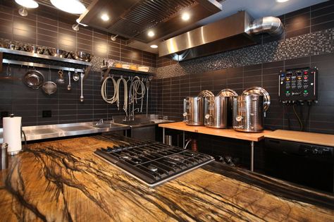 Home Brewery Design, Garage Brewery, Basement Brewery, How To Brew Beer, Brew Room, Brewery Decor, Brewery Ideas, Homestead Layout, All Grain Brewing