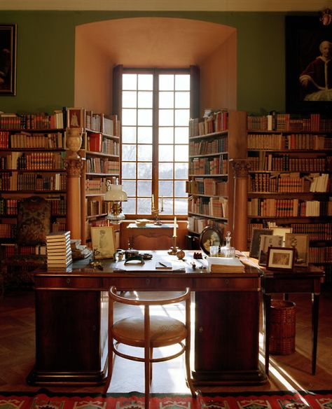 via thatlibrary.tumblr.com Professor Office, Library Study Room, Cozy Home Library, Futurist Architecture, Library Interior, Home Office Library, Office Aesthetic, Home Library Design, Book Room