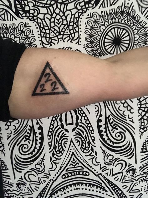 Flatbush Zombies Tattoo, Flatbush Zombies, Zombie Tattoos, Dope Tattoos, Tattoo Machine, Slot Machine, Black Tattoos, Triangle Tattoo, Zombie