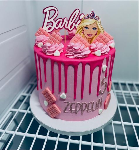 Pink Barbie Cake Designs, Birthday Dinner Dresses, Pink Birthday Cake Ideas, Barbie Themed Cake, Barbie Cake Designs, Mary Birthday, Pink Birthday Cake, Barbie Birthday Cake, Pink Birthday Cakes