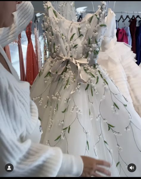 Lily Of The Valley Clothes, Lily Of The Valley Wedding Dress, Laduree Wedding, Dior Lily Of The Valley, Lily Of The Valley Aesthetic, Lily Of The Valley Fairy, Lily Of The Valley Wedding, Vintage Dior Dress, Fairy Character