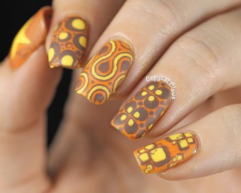 1970s Nails, 70s Nail Art, Retro Nails Vintage, 70’s Nails, 70s Inspired Nails, 70s Nails Retro, 70s Nails, Art On Nails, Interesting Nails