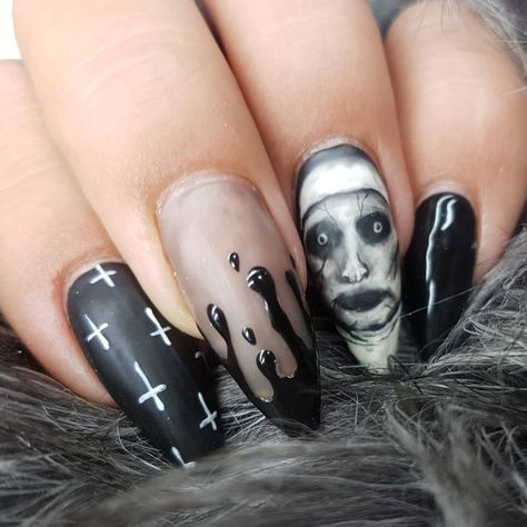 #halloweennails #nailart #black #thenun #nun #halloween #night #scary #creepy #gothic #nailstuff Exorcist Nail Art, Nun Halloween Nails, The Nun Nailart, Exorcist Nails, Creepy Nail Art, Creepy Nails, Nailart Black, Nun Halloween, Halloween Nail Ideas