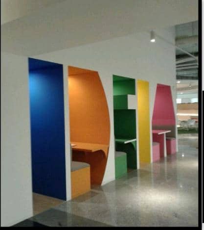 Interior Design Colorful, Colorful Office Design, Coworking Design, Creative Office Decor, Colorful Office, Office Creative, Daycare Design, Cabinet Medical, Office Pods