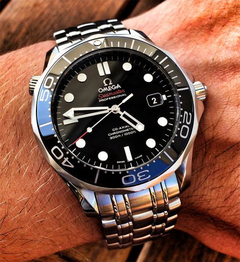 Omega Seamaster Diver 300m #majordor #omegawatches #omegaseamaster #luxurywatches Omega Seamaster Diver 300m, Mens Designer Watches, Army Watches, Omega Seamaster Diver, Latest Watches, Best Watches For Men, Buy Watches, Omega Seamaster, Luxury Watches For Men