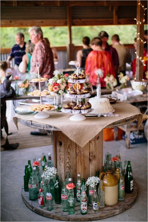 Coca Cola Wedding, Diy Cable Spool Table, Wire Spools, Coca Cola Decor, Spool Tables, Party Barn, At The Door, Outside Wedding, Cake Table