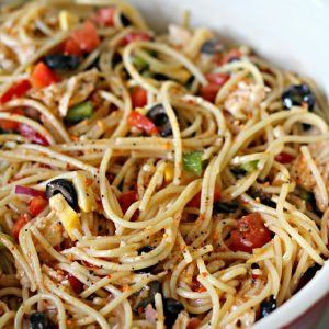 Cold Spaghetti Salad, Spaghetti Pasta Salad, Suddenly Salad, Spaghetti Salad, Easy Spaghetti, Summer Eats, Easy Pasta Salad Recipe, Grape Salad, Cold Pasta