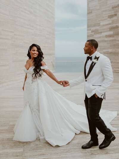 shayla-lester-wedding-couple-0621 Oceanfront Wedding, Flowers Candles, Wedding Portrait Poses, Wedding Photoshoot Poses, Wedding Picture Poses, Wedding Couple Poses, Wedding Photos Poses, Wedding Photography Poses, Wedding Mood