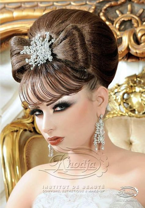 Hair - haare - frisuren - peinados Classy Prom Hair, Long Hair Designs, Dramatic Hair, Formal Hair, Bridal Hair Inspiration, Retro Beauty, Hair Affair, Bridal Hairstyles, Creative Hairstyles