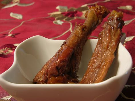 Duck Wings Recipe, Chinese Duck Pancakes, Chinese Bbq Duck, Duck Soup Chinese, Chinese Roast Duck, Chinese Pig Feet Recipe, Traditional Chinese, Chinese Cooking, Fried Food