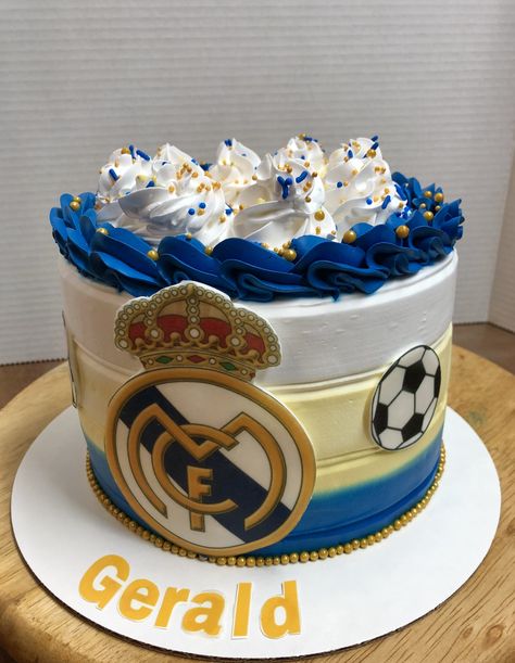 Real Madrid Cake Ideas, Pastel Del Real Madrid, Pastel Real Madrid, Real Madrid Birthday Cake, Bolo Real Madrid, Tarta Real Madrid, Cristiano Ronaldo Birthday, Ronaldo Birthday, Real Madrid Cake