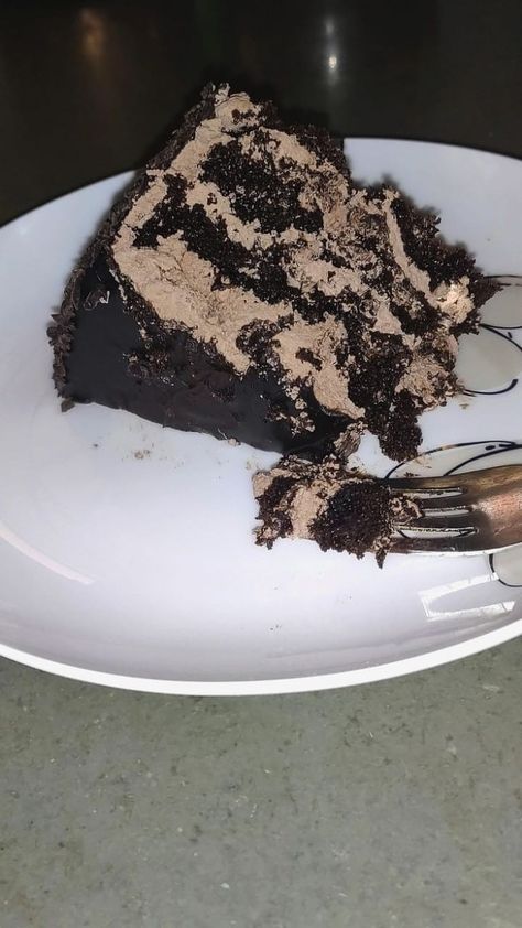 Aesthetic Desert Food Pictures, Cake At Night Aesthetic, Cake Streaks Snapchat, Cake Piece Aesthetic, Fake Snapchat Streaks Food, Fake Chocolate Snap, Fake Cake Snap, Piece Of Cake Aesthetic, Birthday Streak