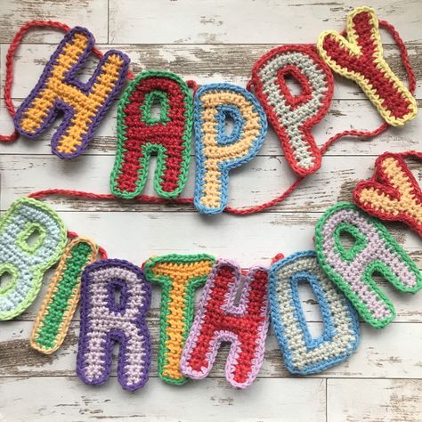 Crochet Birthday Party Ideas, Crochet Birthday Bunting, Crochet Party Decor, Simple Crochet Garland, Crochet Happy Birthday Banner, Crochet Birthday Banner, Crochet Birthday Decorations, Crochet Classroom Decor, Crochet Birthday Ideas