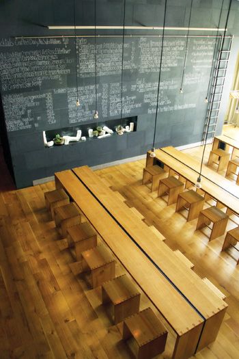 Bench Seating Restaurant Ideas, Community Table Cafe, Communal Kitchen Design, Community Kitchen Design, Communal Table Restaurant, Community Table Restaurant, Communal Table Design, Community Restaurant, Table Joinery