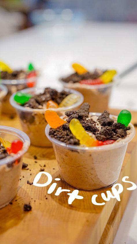 Kyla Marie Charles • Wisconsin Mom | RECIPE IN CAPTION ⬇️ Do you remember these?! I’m all about having a nostalgic midwest kid summer ☀️ DIRT CUPS 🐛 ONLY 5 INGREDIENTS 1. 5... | Instagram Dirt Ice Cream Cups, Dirt Cups For Kids, Dirt Cup, Kid Summer, Dirt Cups, Preschool Snacks, Ice Cream Cup, Recipe For Mom, Do You Remember